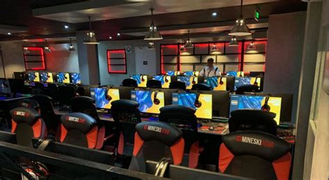 Mineski .